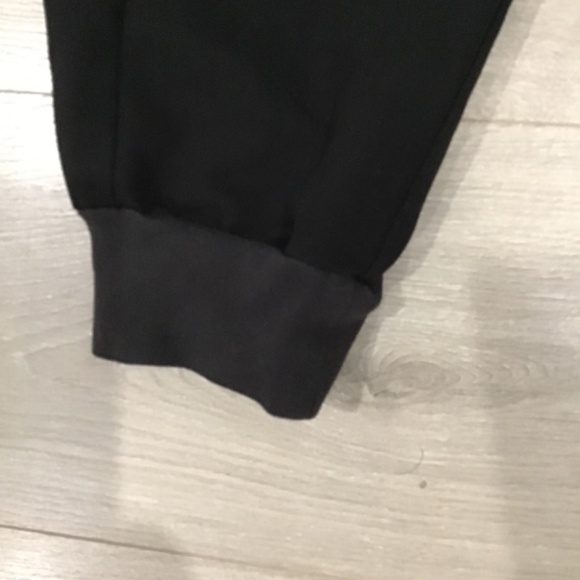 Large Petite Black FIGS Zamora scrub pant used good condition - Picture 2 of 7